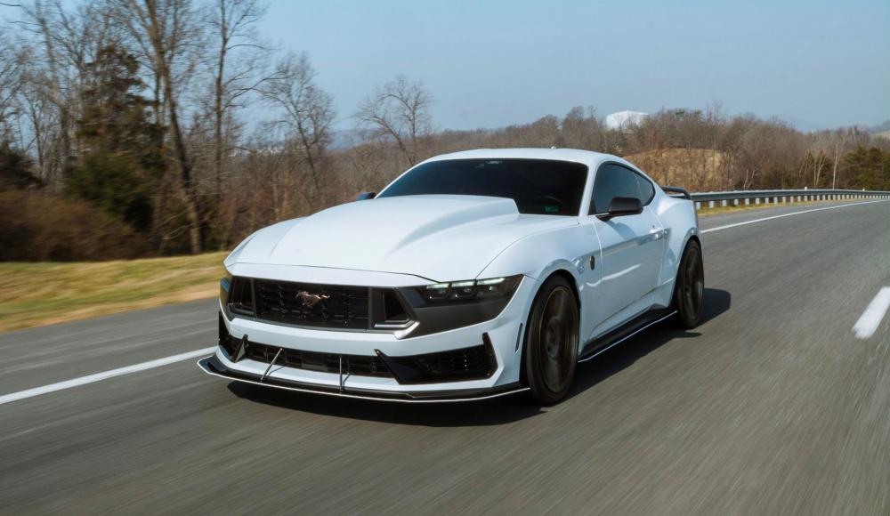 Cervinis 4 Cowl Hood, 2024+ Mustang