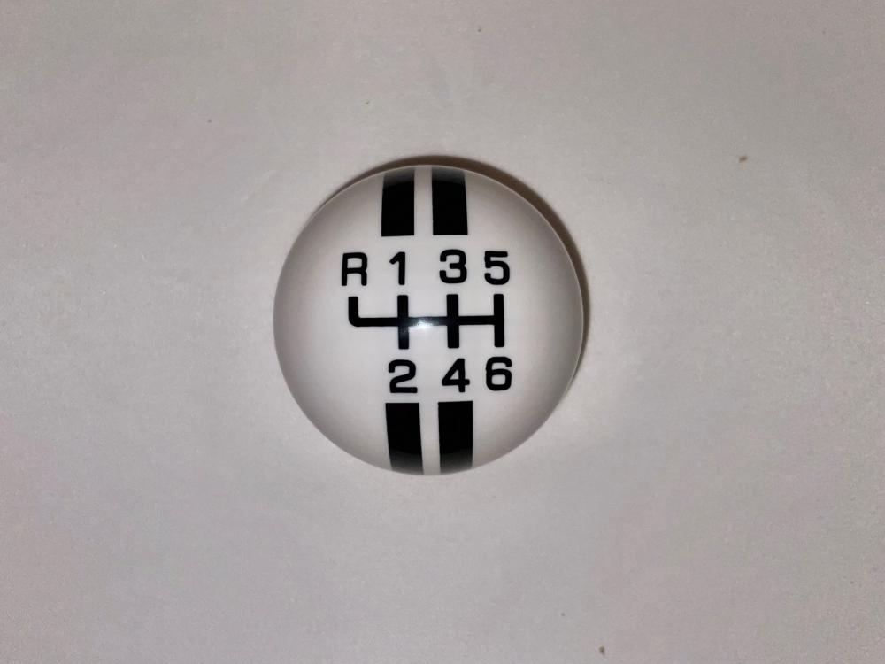 Rally Billard Style Shift Knob, White w/Black, 2015+ Mustang